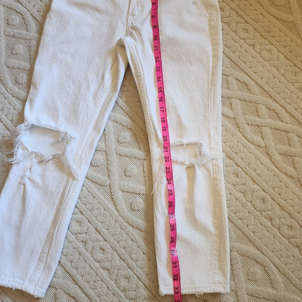 ABERCROMBIE AND FITCH  MOM  HIGH RISE JEAN